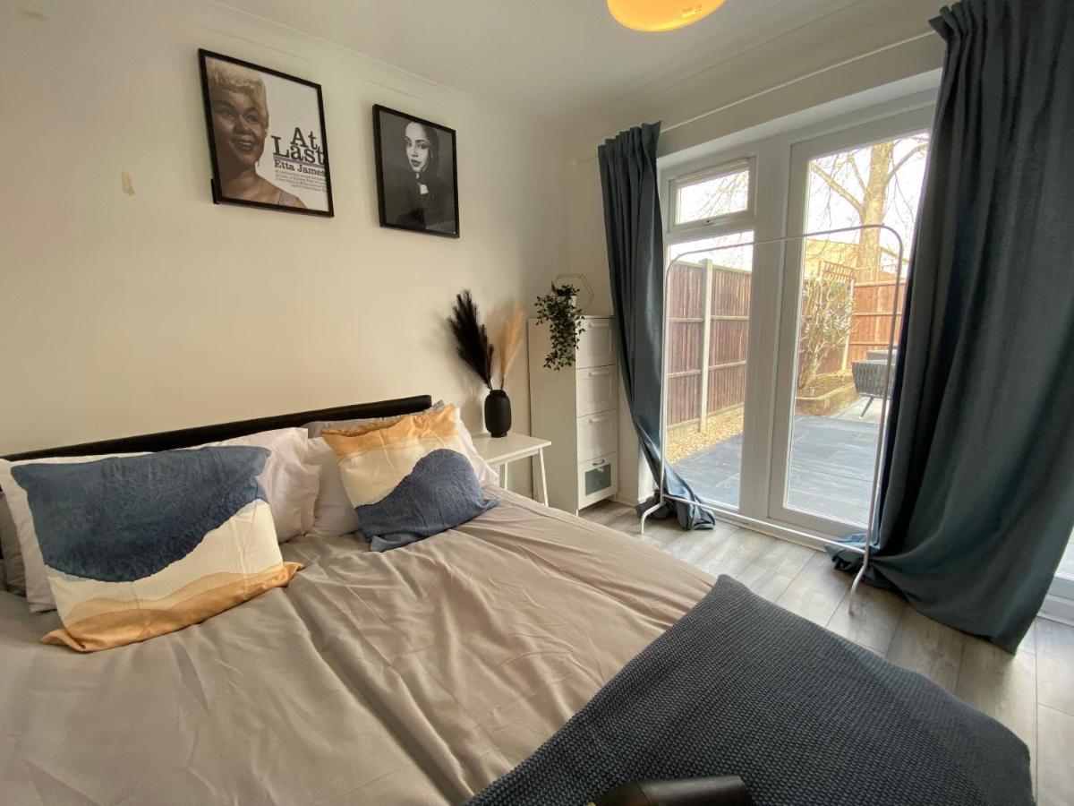 Host & Stay - Cotman Close Милтон-Кейнс Экстерьер фото