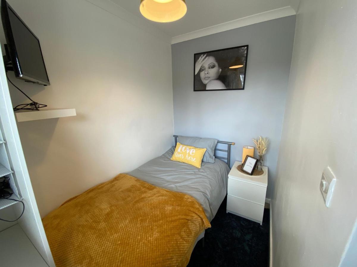 Host & Stay - Cotman Close Милтон-Кейнс Экстерьер фото